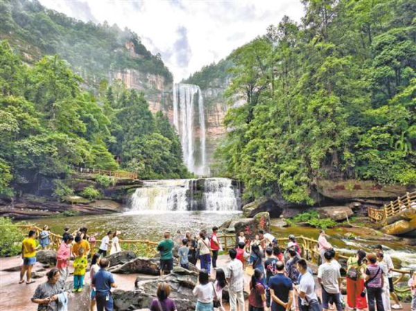 配资知识股 重庆江津：四面山暑期人气旺