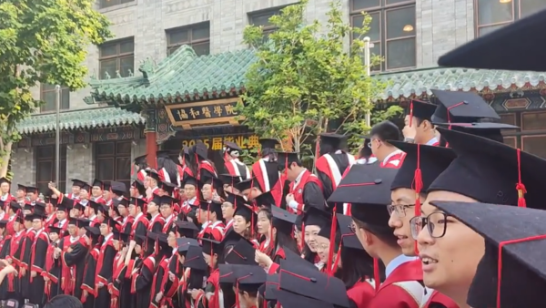 手机股票配资网 “打败几十万人，就换来这结果”，985学子求职，直言看清了真相