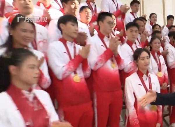 手机股票配资网 CBA三消息：杜锋带徐杰小胡参会，赵睿伤病更新，邱彪被罚未道歉